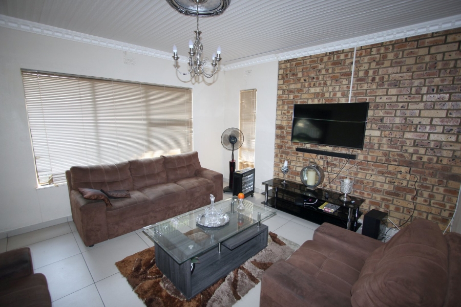 4 Bedroom Property for Sale in Riebeeckstad Free State